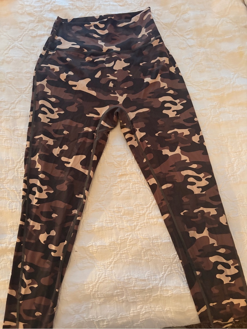 Buff Bunny -Large- Camo High-Waist Leggings